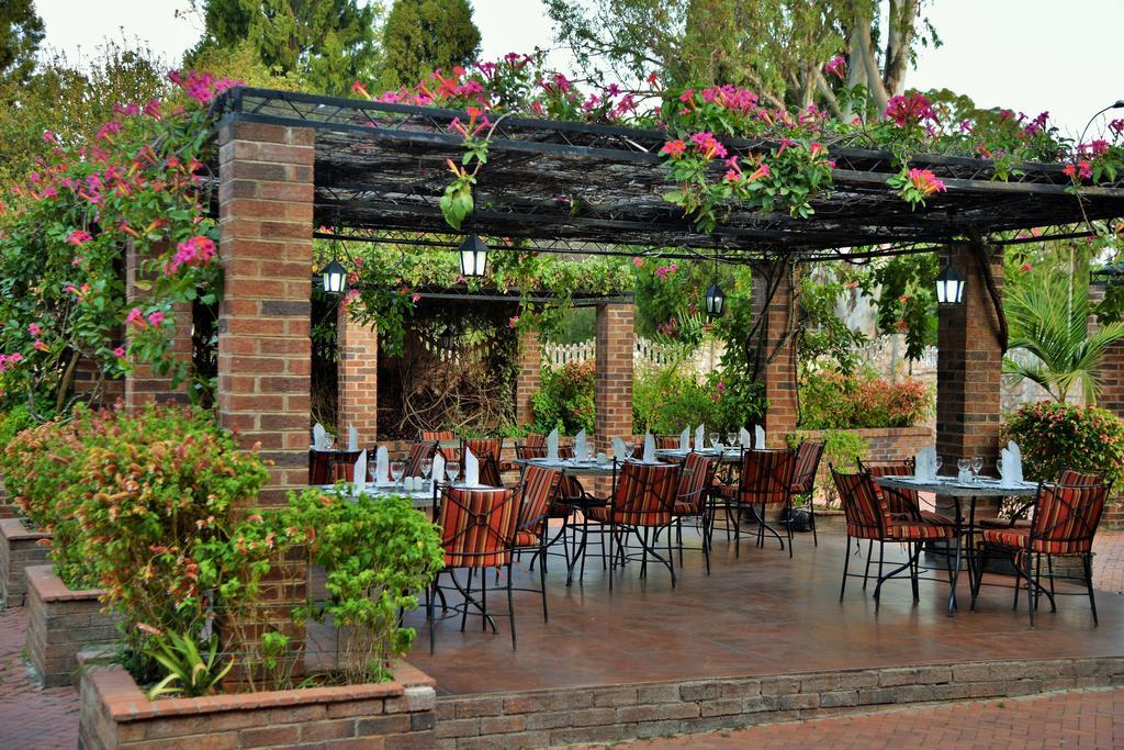 Cresta Churchill Hotel Bulawayo Luaran gambar
